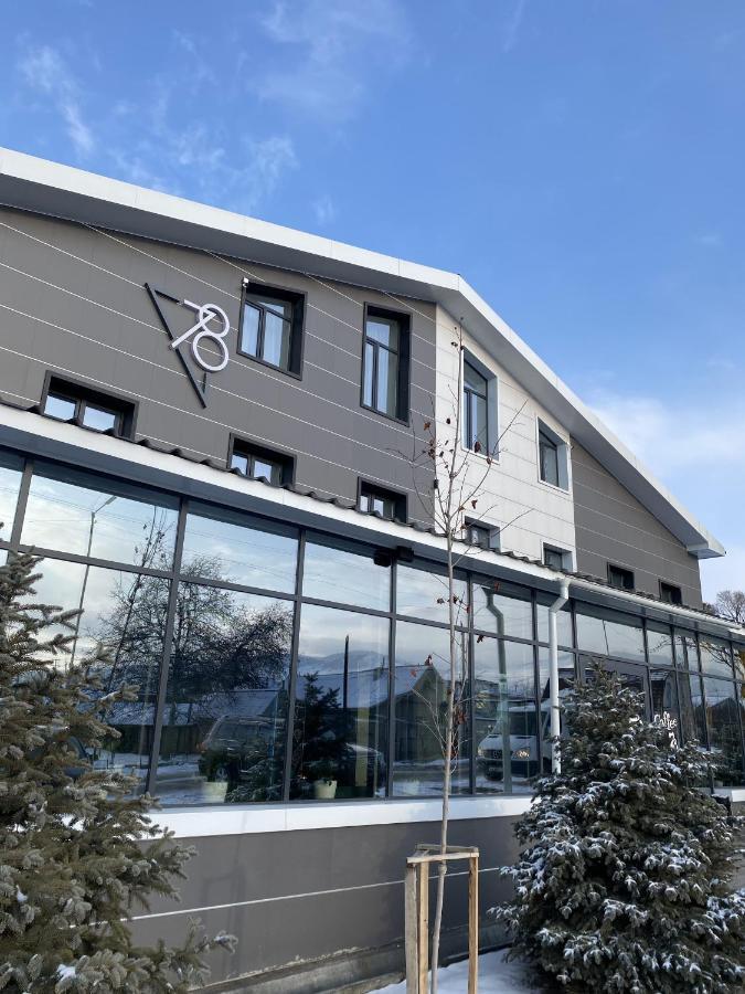 Hotel 78 Cafe Каракол Экстерьер фото