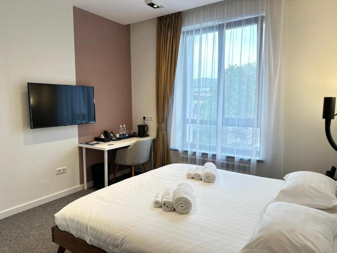 Hotel 78 Cafe Каракол Экстерьер фото